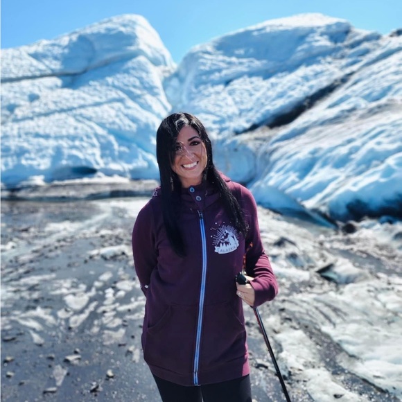 🌻🌻🌻Meet your posher! Jenn! - Picture 4 of 7